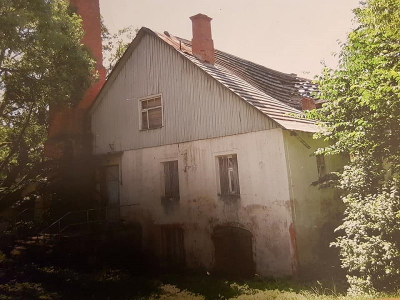 Giebelseite der Wassermühle vor der Sanierung Wassermühle von Zasa vor der Sanierung